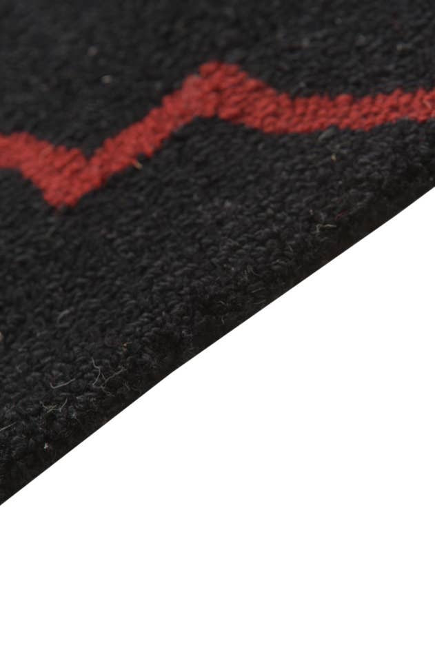Detail image of 5' 1 x 8' Luna Wool Rug