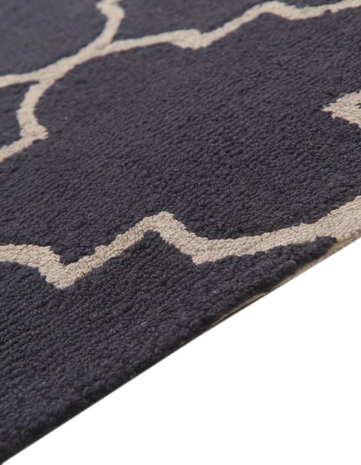 Detail image of 5' x 8' Luna Wool Rug