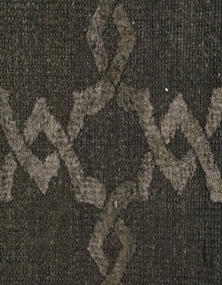 Detail image of 6' 3 x 8' 10  Hand Knotted Luna Wool Rug