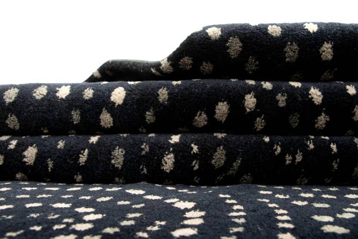 Detail image of 7' 11 x 9' 11 Modern Manshu Wool Rug