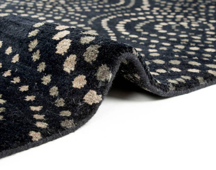 Detail image of 7' 11 x 9' 11 Modern Manshu Wool Rug