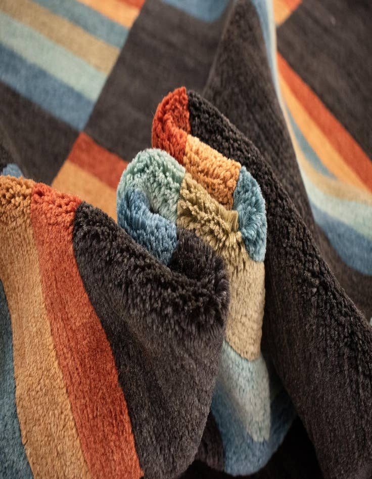 Detail image of 6' 8 x 8' 2  Hand Knotted Modern Roots Rug