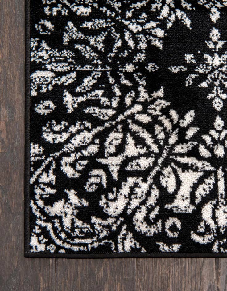 Detail image of 5' 3 x 8' Monaco Rug