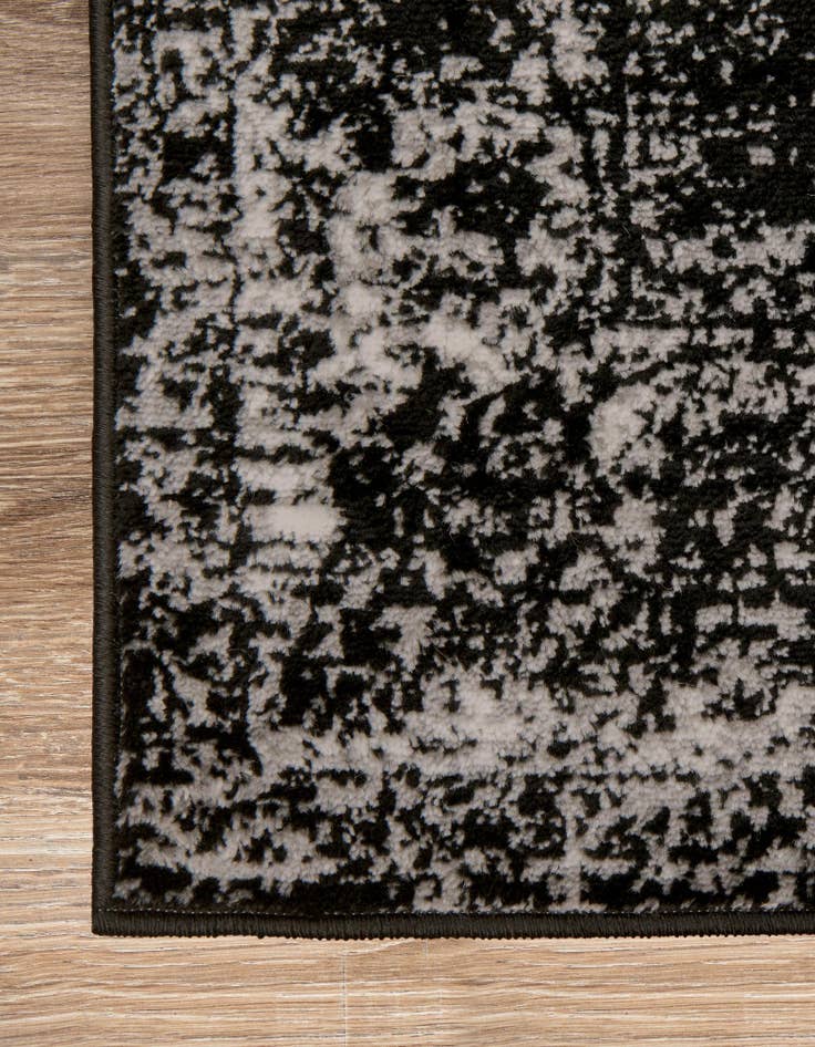 Detail image of 5' 3 x 7' 3 Monte Carlo Rug