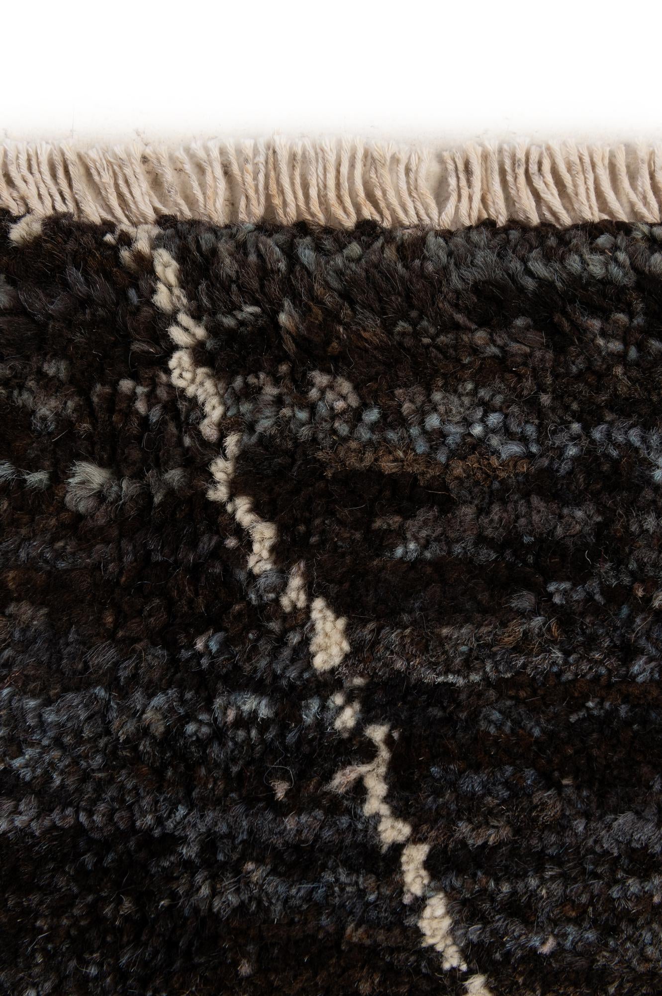 4' 6 x 6' 7 Hand Knotted Moroccan Wool Rug