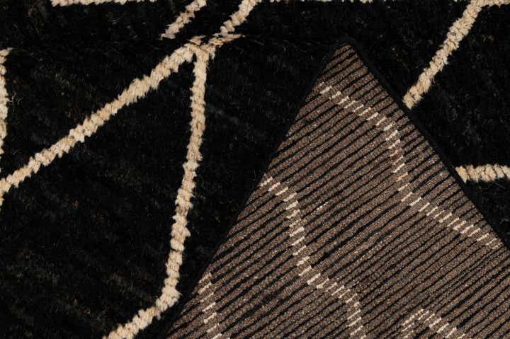 5' 4 x 6' 6 Hand Knotted Moroccan Wool Rug