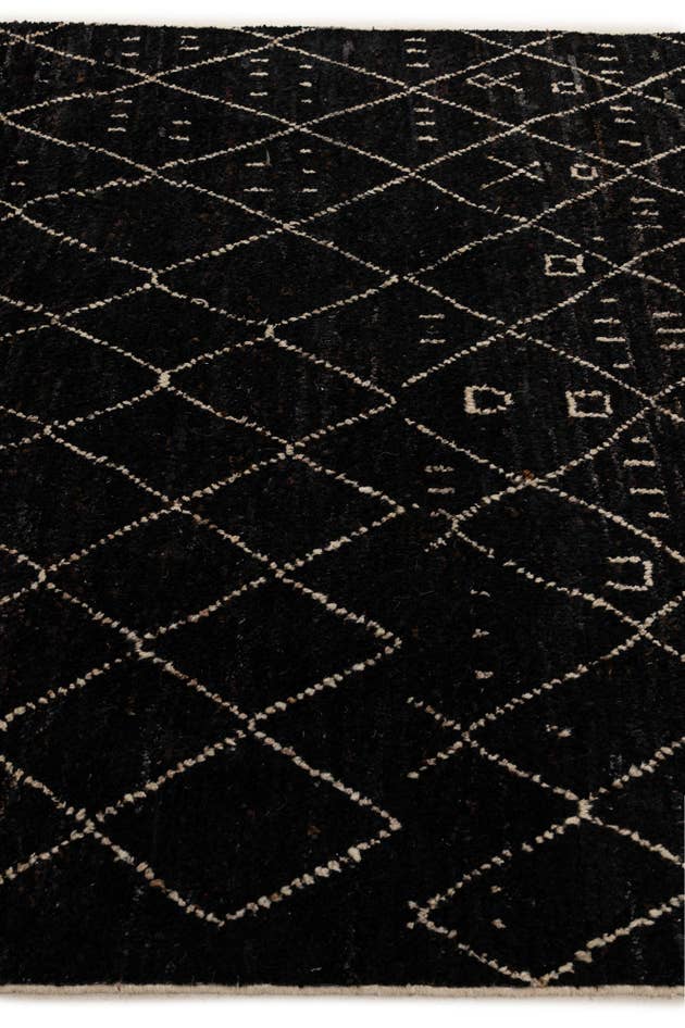 Detail image of 6' 8 x 9' 7 Hand Knotted Moroccan Wool Rug