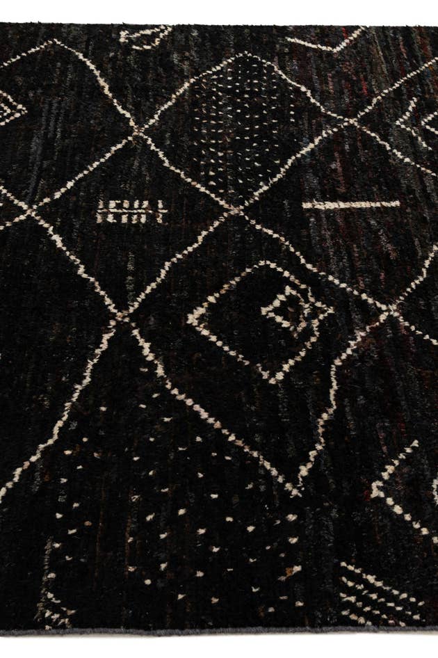 Detail image of 6' 9 x 9' 3 Hand Knotted Moroccan Wool Rug