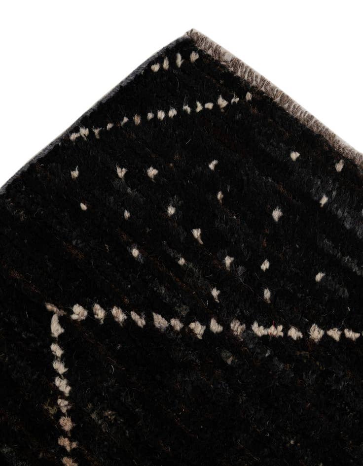 Detail image of 6' 9 x 9' 3  Hand Knotted Moroccan Wool Rug