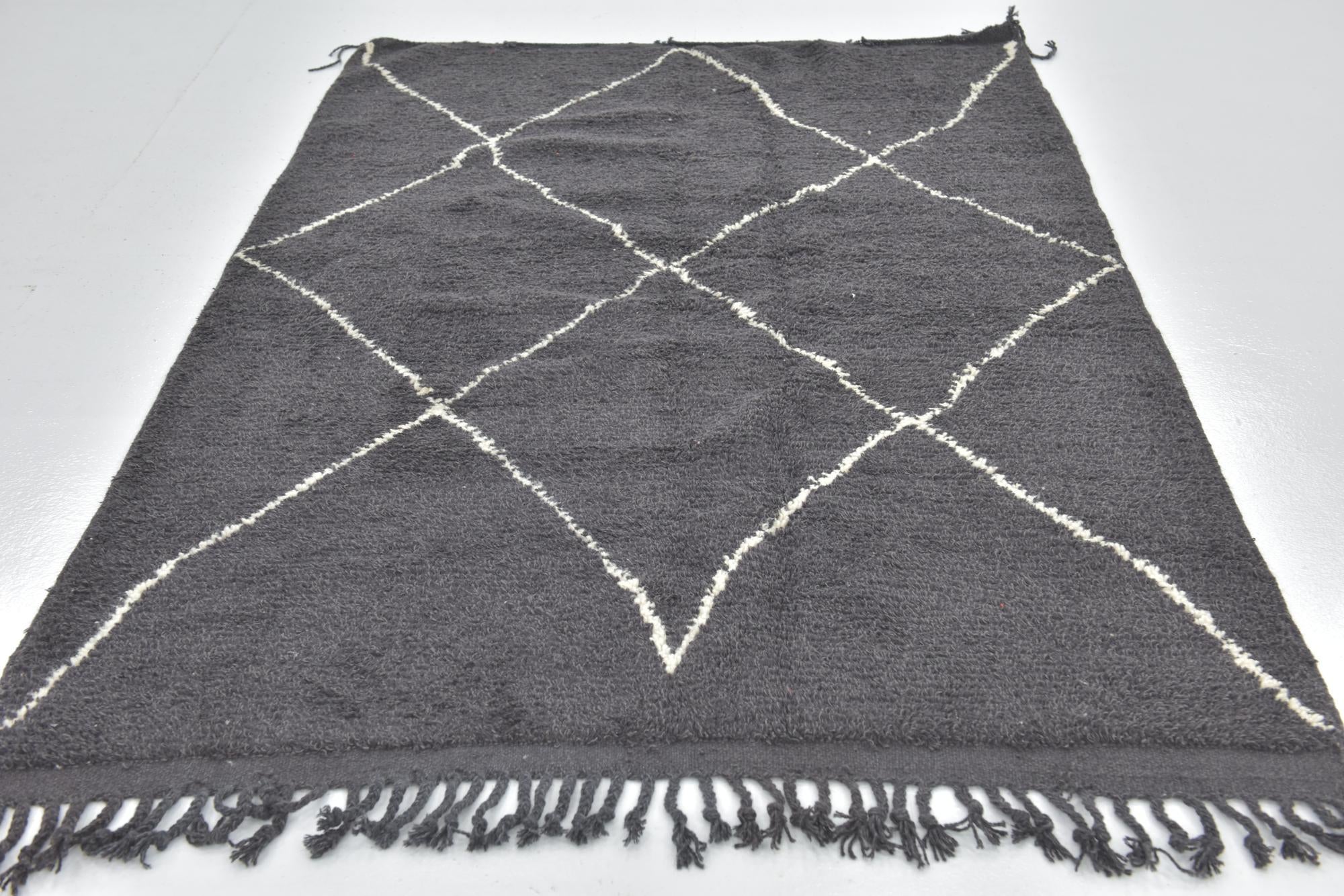 5' x 7' 10 Hand Knotted Moroccan Wool Rug