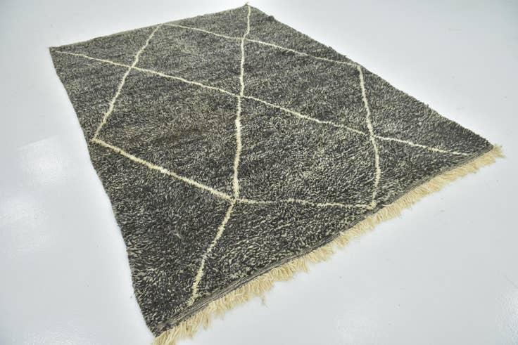 Detail image of 6' 8 x 9' Hand Knotted Moroccan Wool Rug