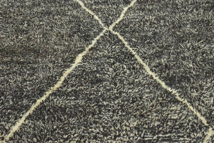 Detail image of 6' 8 x 9' Hand Knotted Moroccan Wool Rug