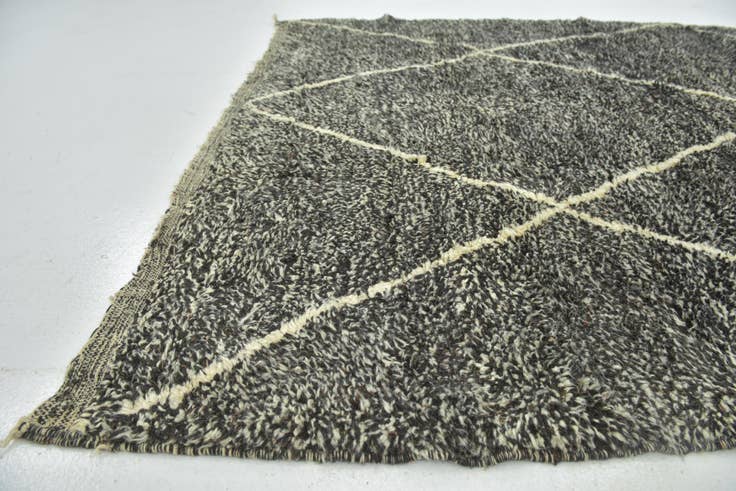 Detail image of 6' 8 x 9' Hand Knotted Moroccan Wool Rug