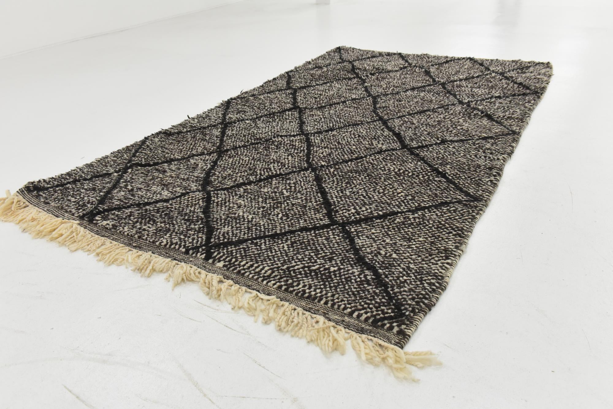 5' 2 x 9' Hand Knotted Moroccan Wool Rug