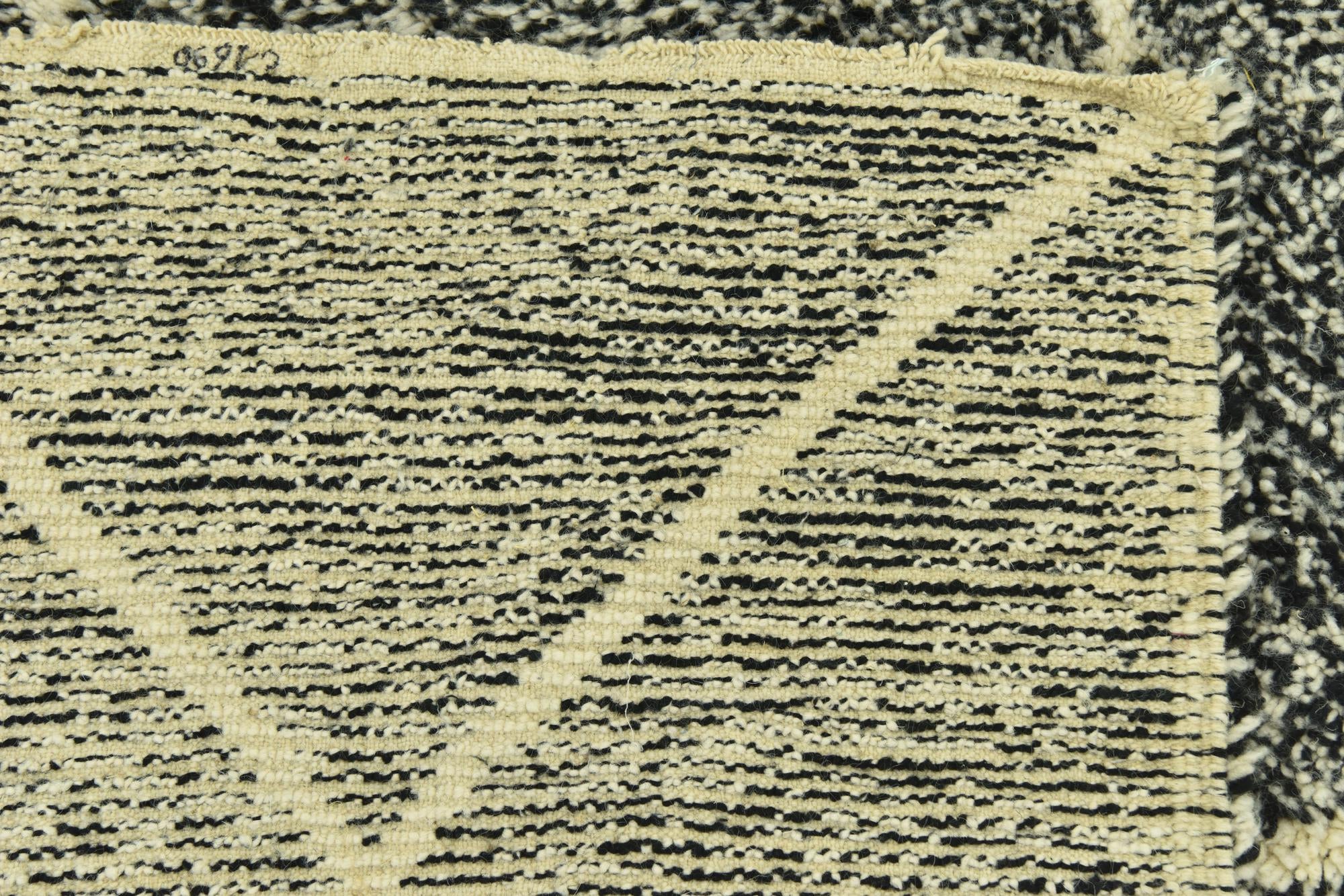 5' 5 x 8' 5 Hand Knotted Moroccan Wool Rug