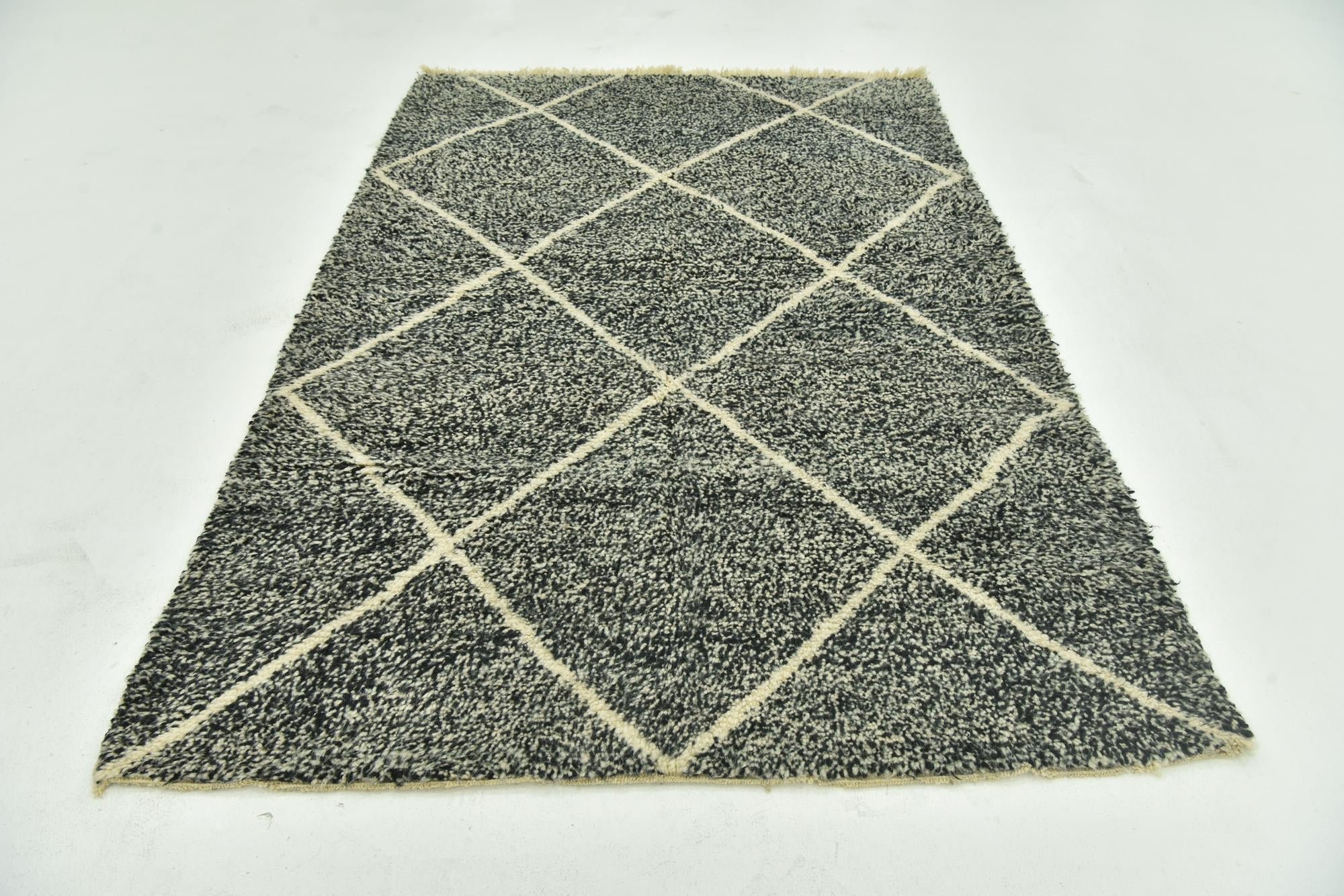 5' 5 x 8' 5 Hand Knotted Moroccan Wool Rug