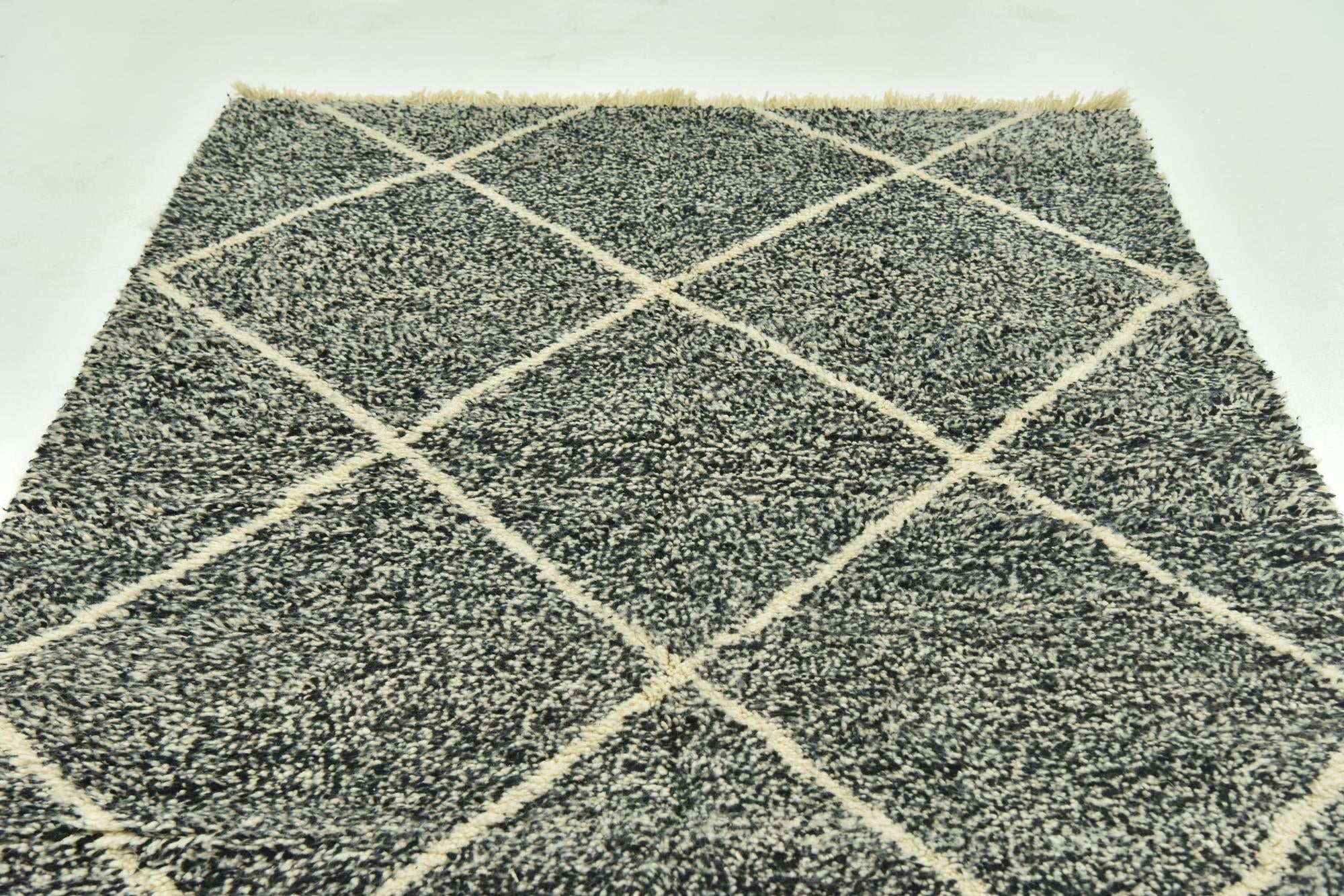 5' 5 x 8' 5 Hand Knotted Moroccan Wool Rug
