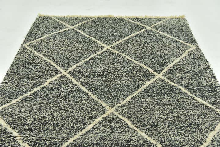 5' 5 x 8' 5 Hand Knotted Moroccan Wool Rug