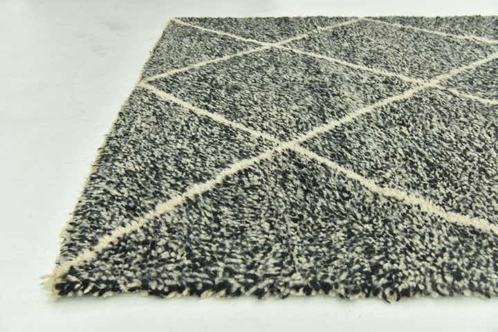 5' 5 x 8' 5 Hand Knotted Moroccan Wool Rug