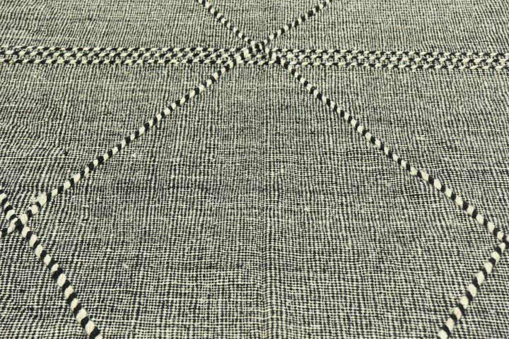 6' 5 x 10' Hand Knotted Moroccan Wool Rug