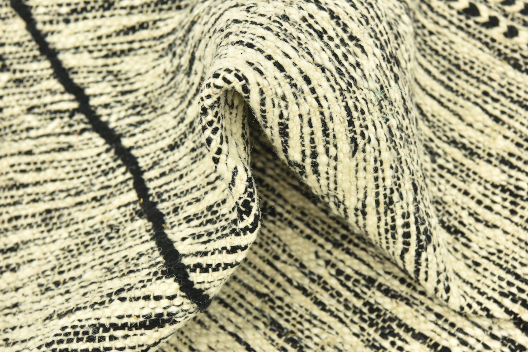 9' 1 x 13' 3 Hand Knotted Moroccan Wool Rug
