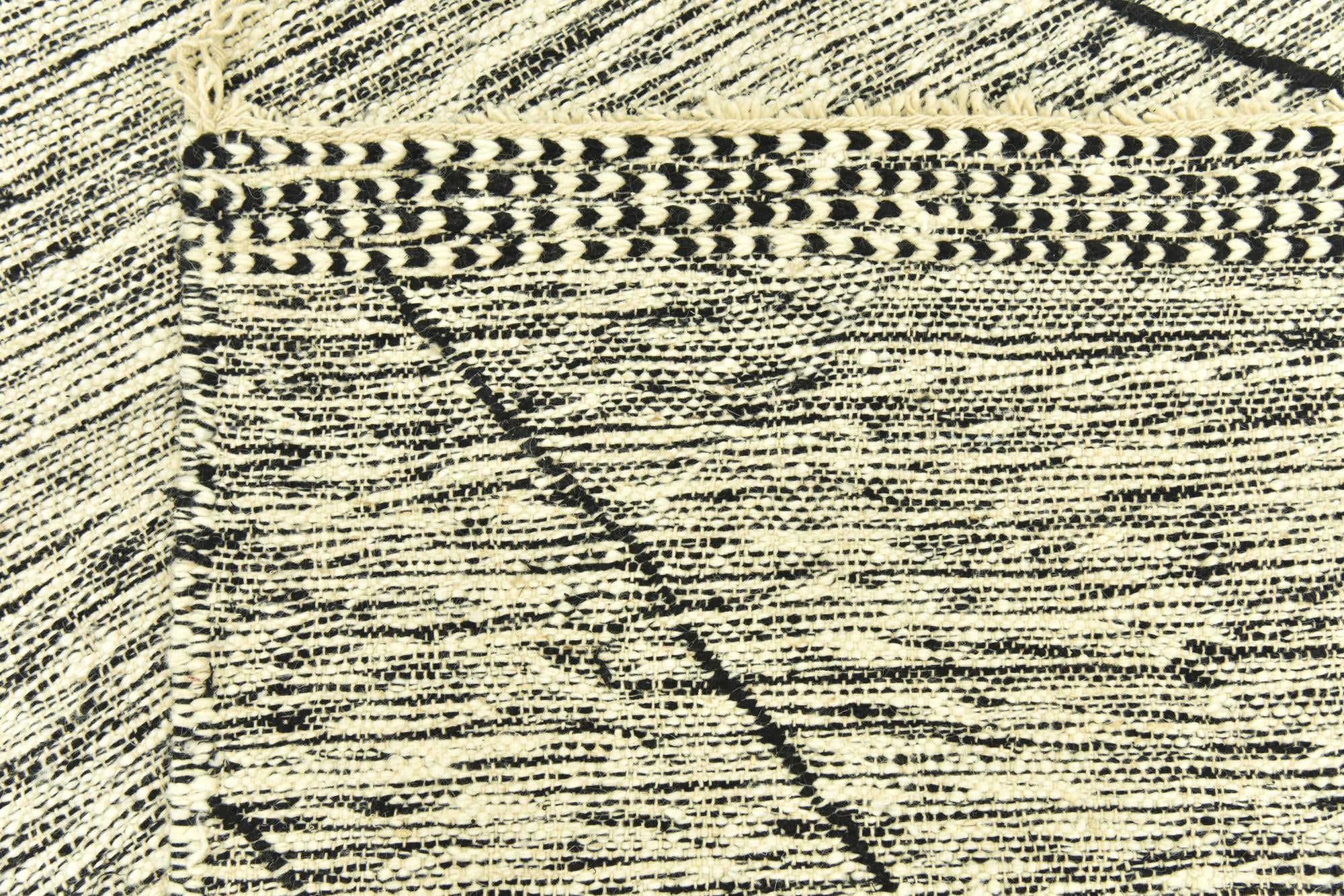 9' 1 x 13' 3 Hand Knotted Moroccan Wool Rug