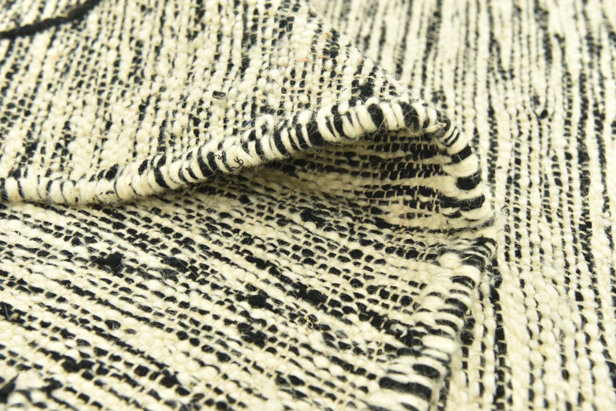 9' 1 x 13' 3 Hand Knotted Moroccan Wool Rug