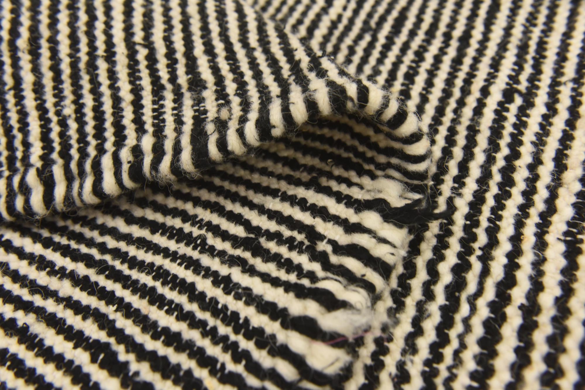 7' 6 x 10' 1 Hand Knotted Moroccan Wool Rug