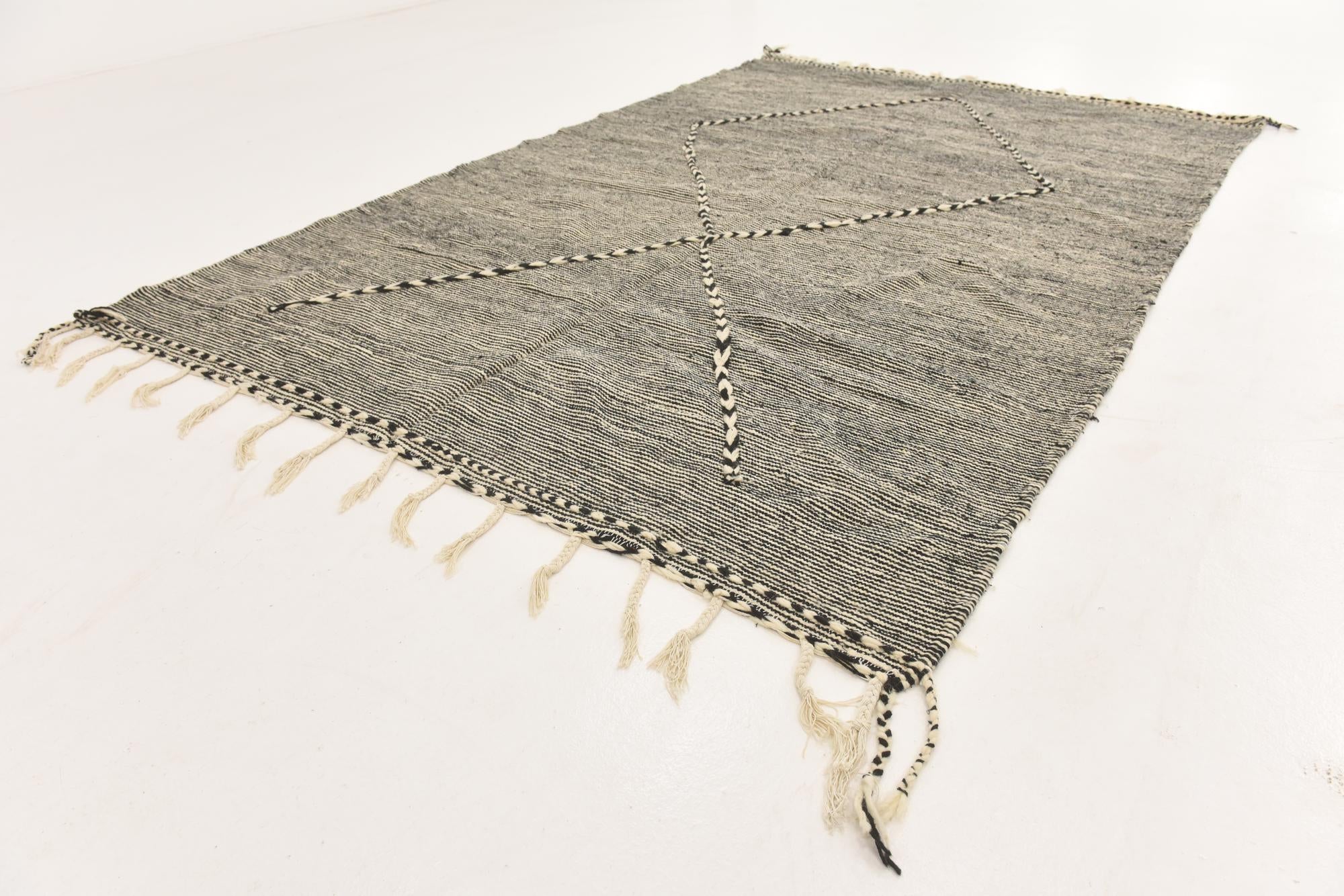 7' 6 x 10' 1 Hand Knotted Moroccan Wool Rug