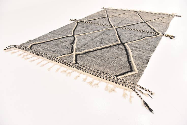 Detail image of 6' x 9' 10 Hand Knotted Moroccan Wool Rug