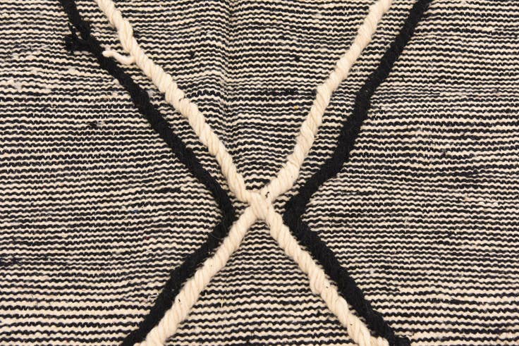 Detail image of 6' x 9' 10 Hand Knotted Moroccan Wool Rug