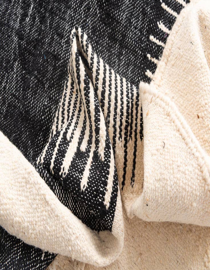 Detail image of 6' 9 x 10' 6 Hand Knotted Moroccan Wool Rug