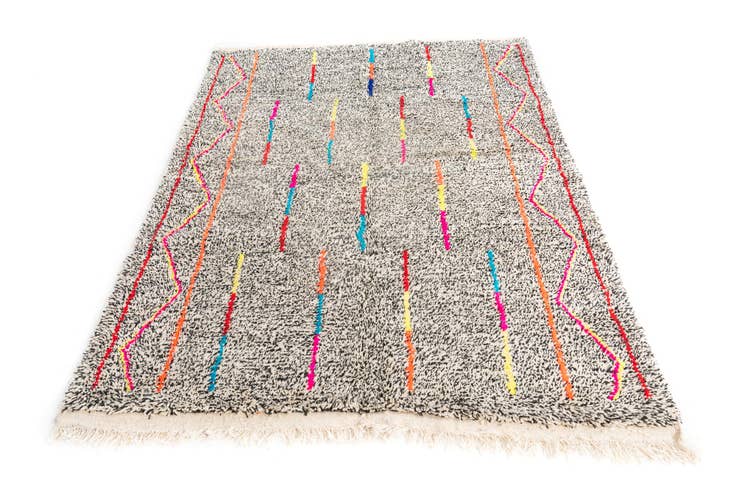 Detail image of 5' x 6' 7 Hand Knotted Moroccan Wool Rug