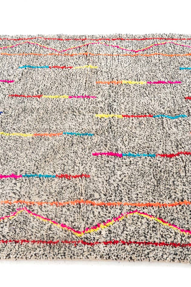 Detail image of 5' x 6' 7 Hand Knotted Moroccan Wool Rug