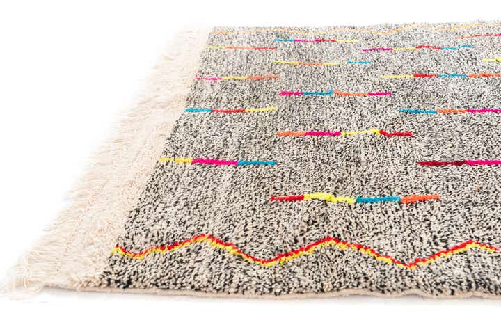 5' x 6' 6 Hand Knotted Moroccan Wool Rug