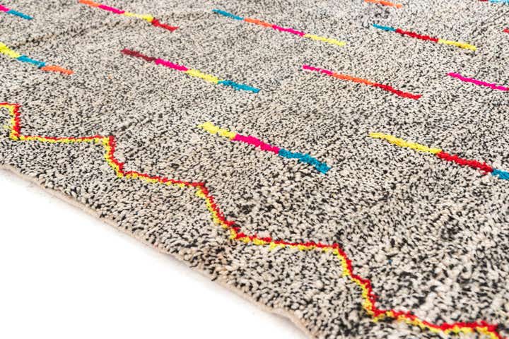 5' x 6' 6 Hand Knotted Moroccan Wool Rug