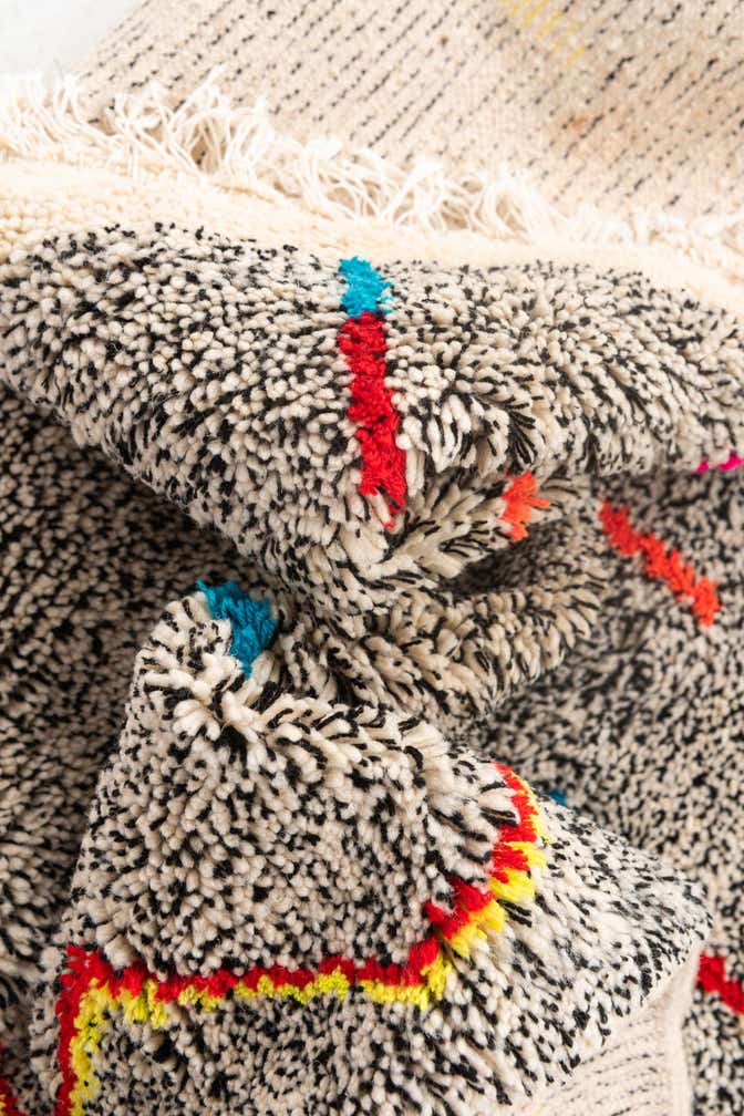 5' x 6' 6 Hand Knotted Moroccan Wool Rug