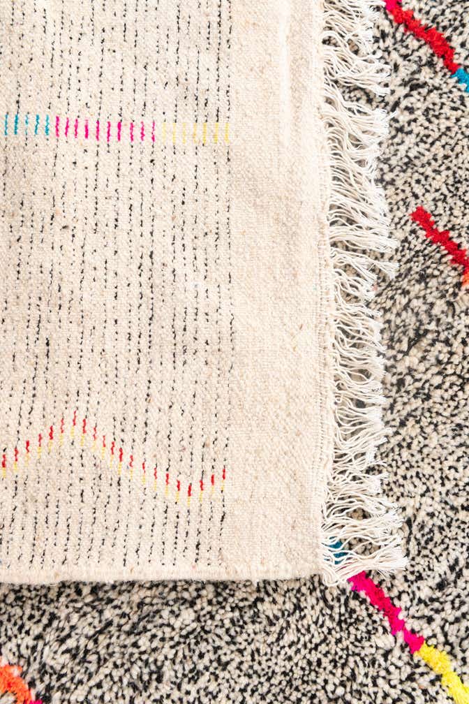 5' x 6' 6 Hand Knotted Moroccan Wool Rug