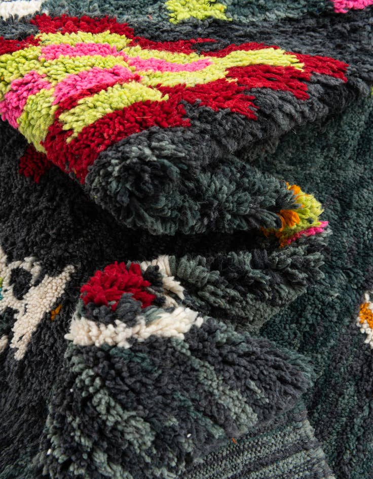 Detail image of 5' x 7' 7  Hand Knotted Moroccan Wool Rug