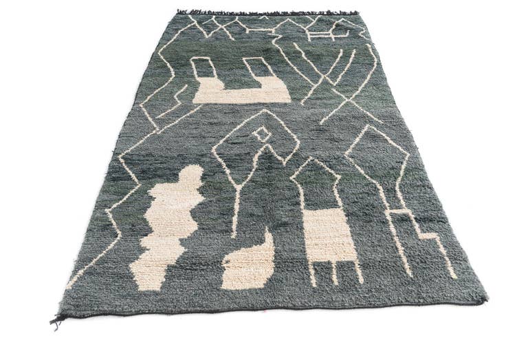 Detail image of 4' 7 x 8' Hand Knotted Moroccan Wool Rug