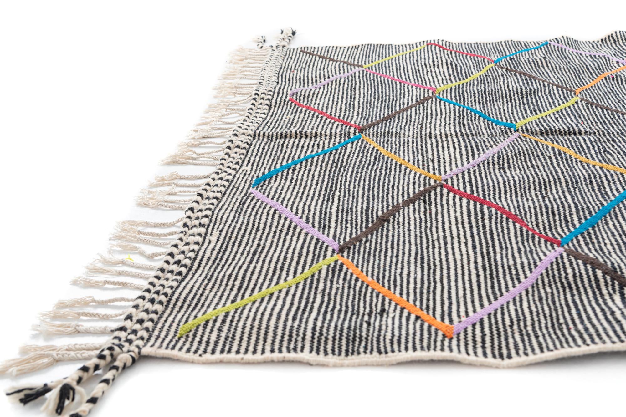5' x 9' 2 Hand Knotted Moroccan Wool Rug
