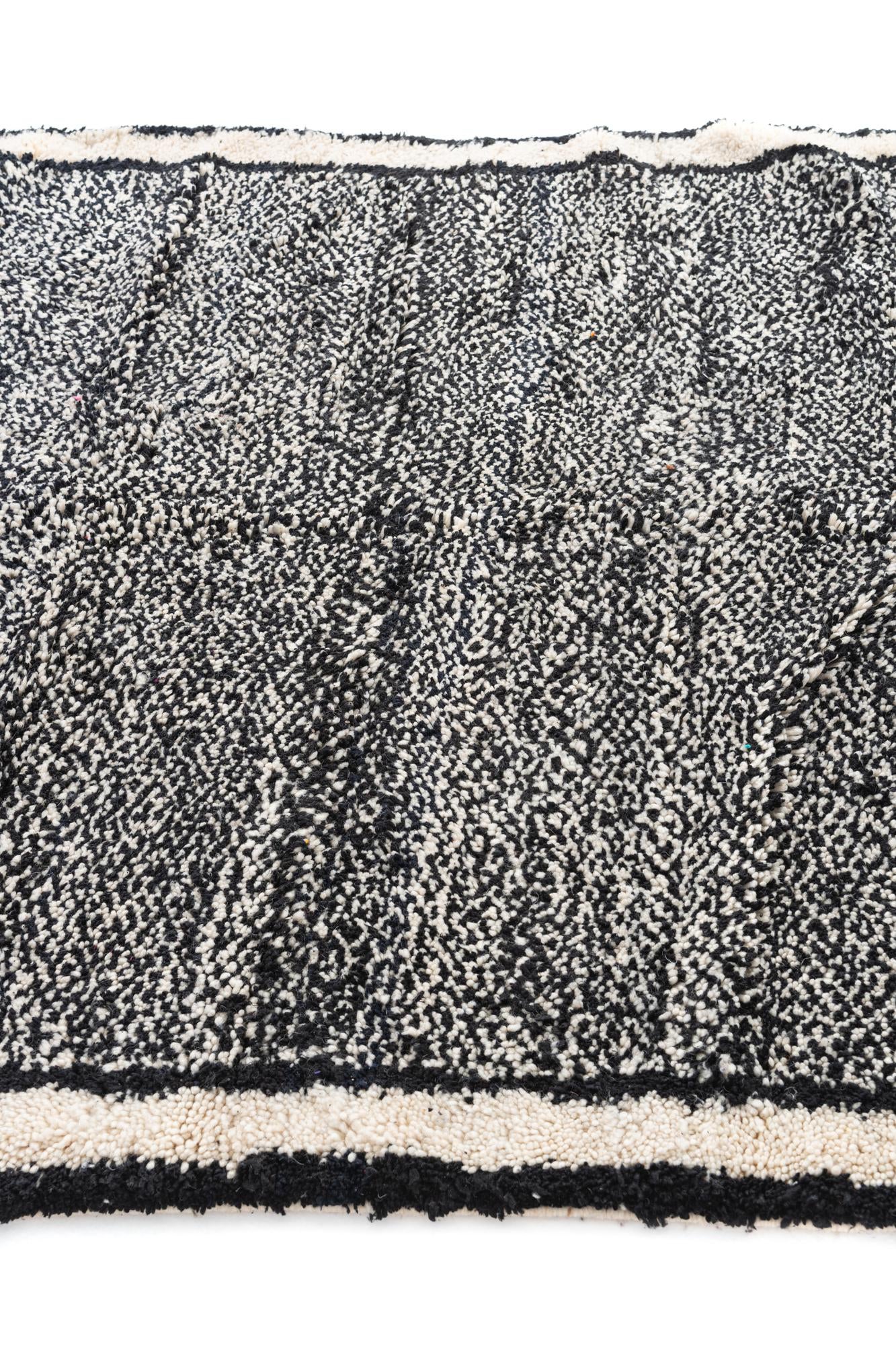 5' 2 x 9' Hand Knotted Moroccan Wool Rug