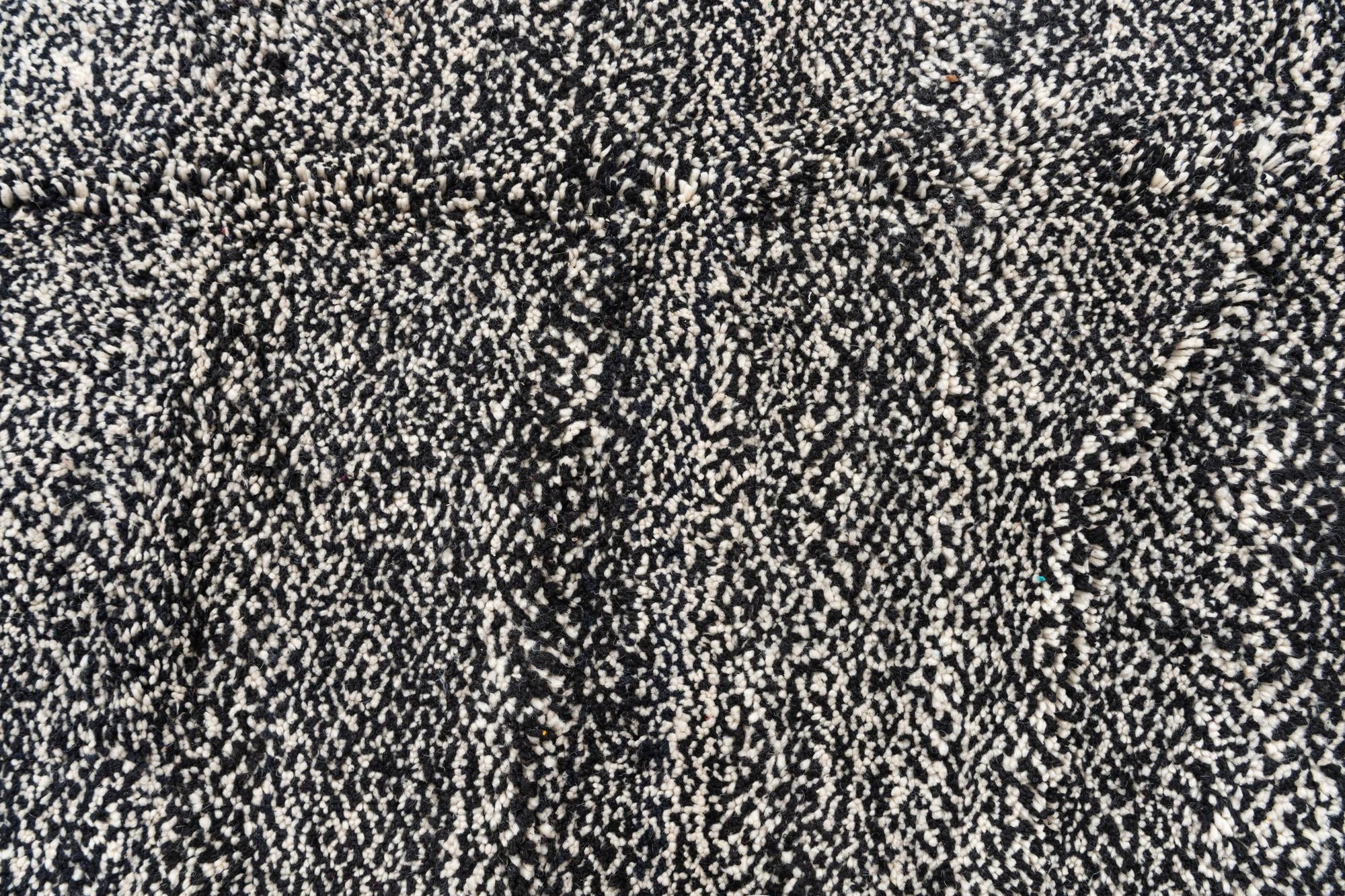 5' 2 x 9' Hand Knotted Moroccan Wool Rug
