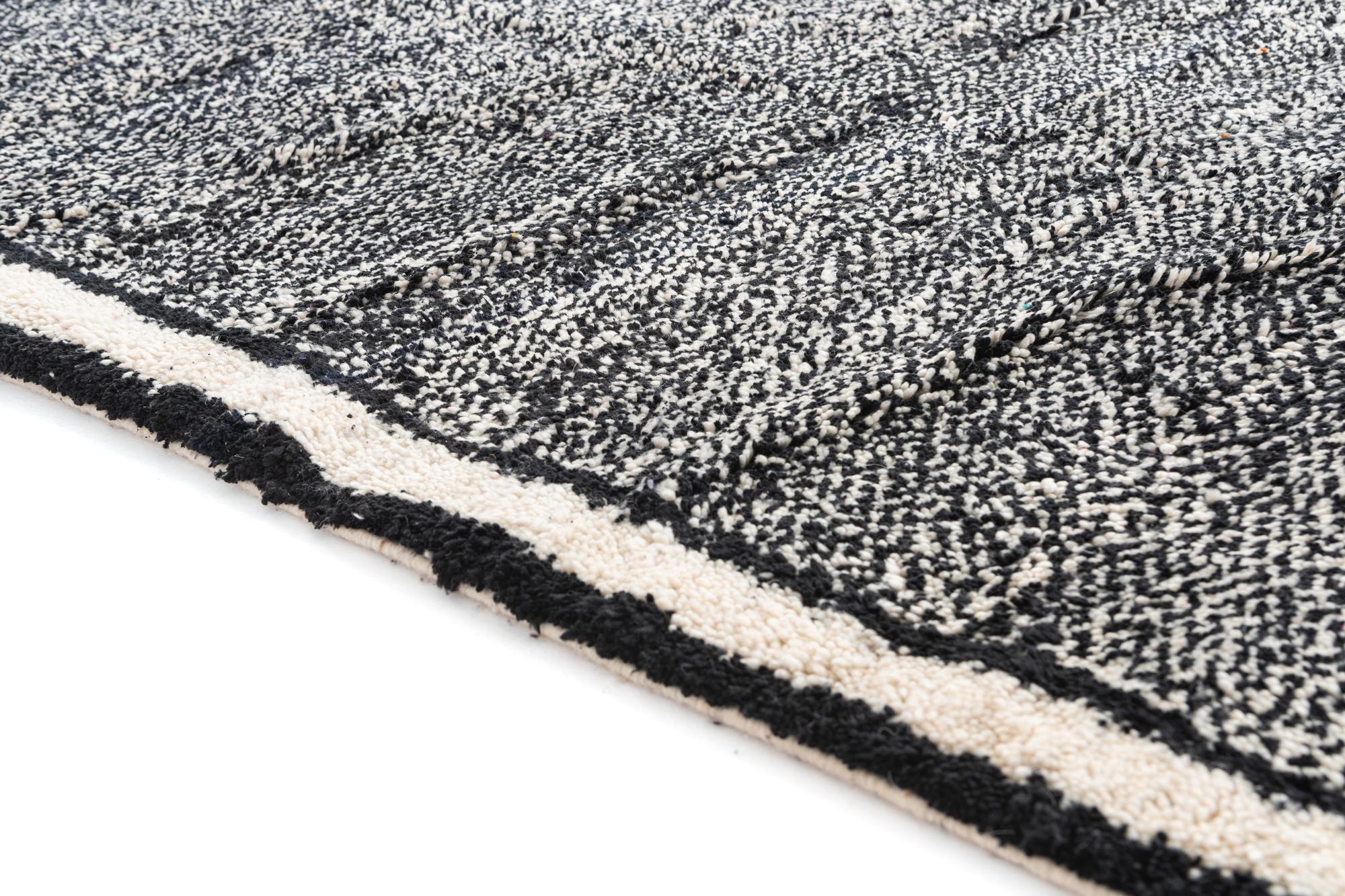 5' 2 x 9' Hand Knotted Moroccan Wool Rug