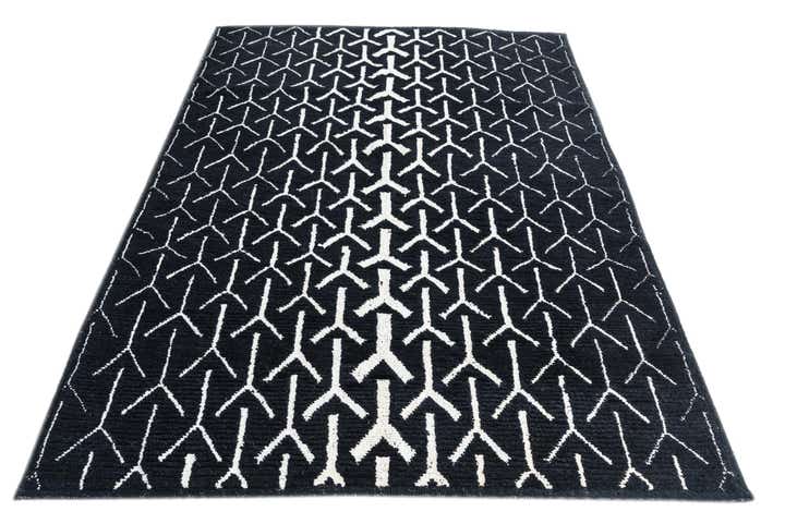 5' 10 x 8' 2 Hand Knotted Moroccan Wool Rug