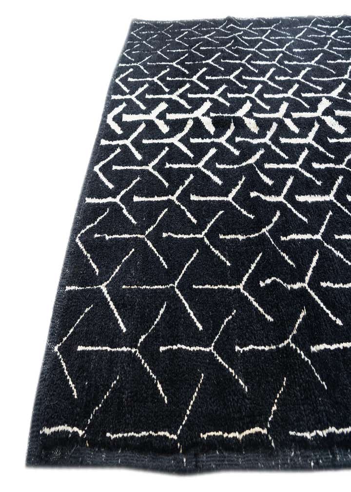 5' 10 x 8' 2 Hand Knotted Moroccan Wool Rug