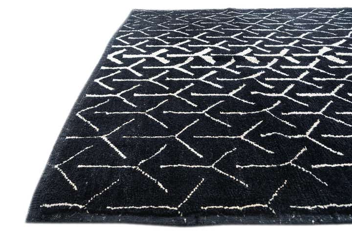 5' 10 x 8' 2 Hand Knotted Moroccan Wool Rug