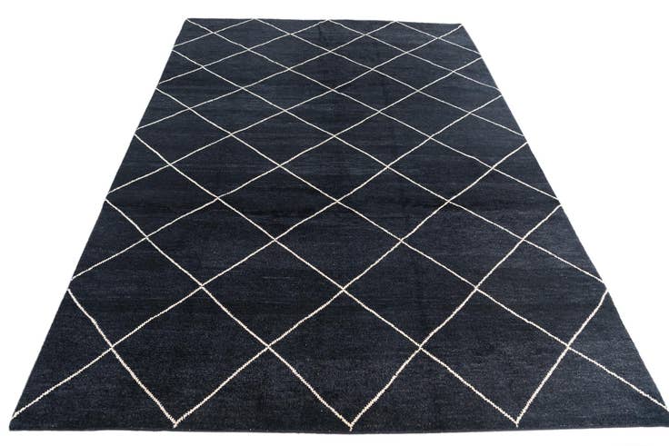 Detail image of 6' 8 x 10' Hand Knotted Moroccan Wool Rug