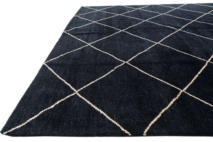 6' 8 x 10' Hand Knotted Moroccan Wool Rug