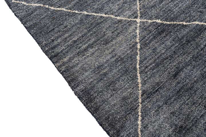 5' 9 x 8' Hand Knotted Moroccan Wool Rug